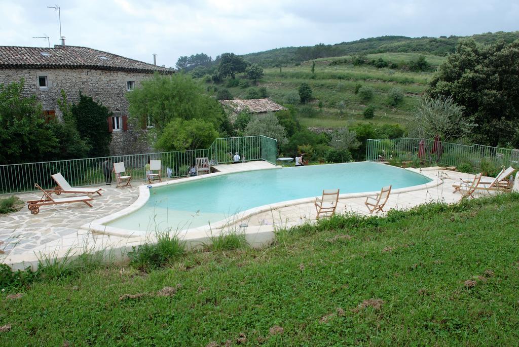 Bed and Breakfast Les Jardins Du Mas Evesque Rousson  Экстерьер фото