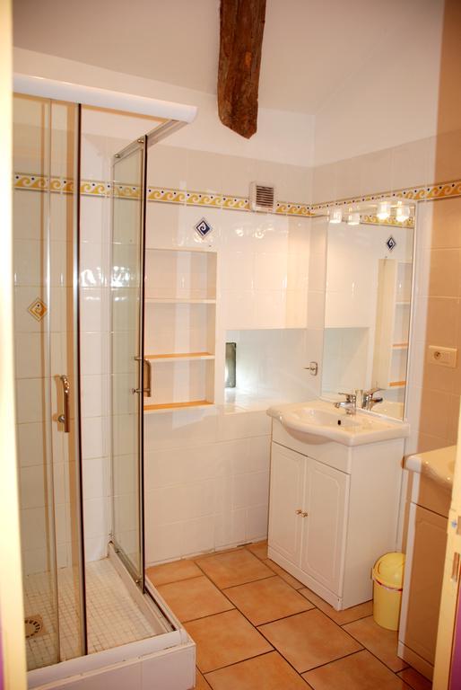 Bed and Breakfast Les Jardins Du Mas Evesque Rousson  Номер фото