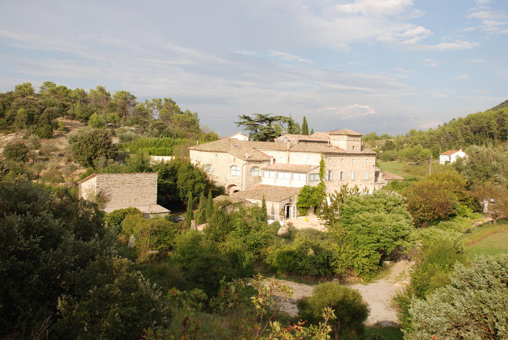 Bed and Breakfast Les Jardins Du Mas Evesque Rousson  Номер фото