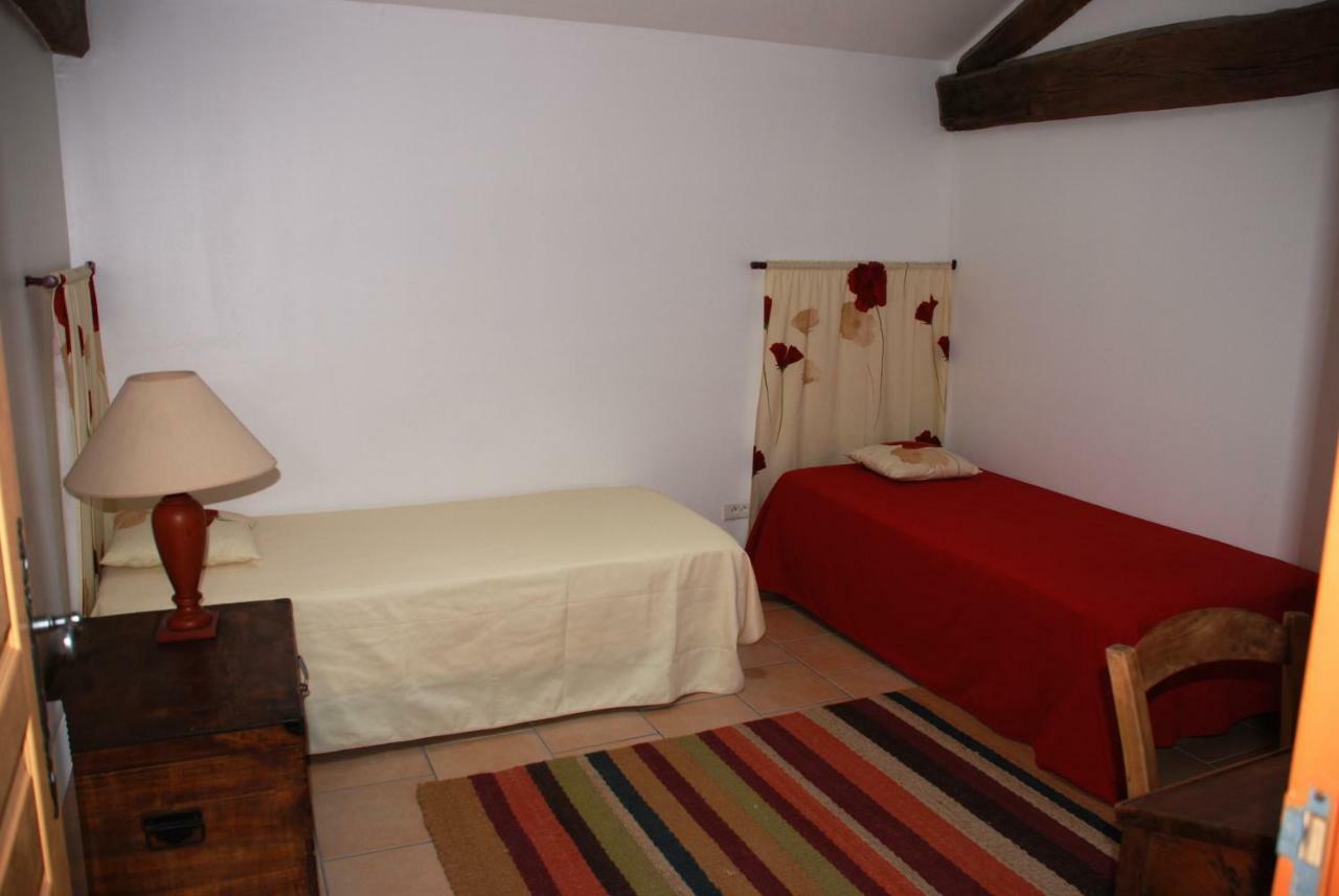 Bed and Breakfast Les Jardins Du Mas Evesque Rousson  Экстерьер фото