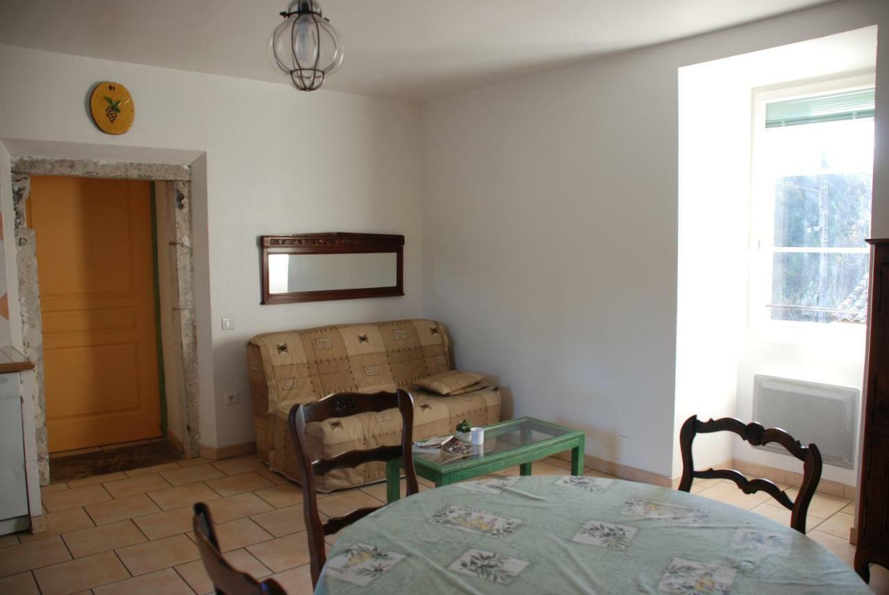 Bed and Breakfast Les Jardins Du Mas Evesque Rousson  Экстерьер фото