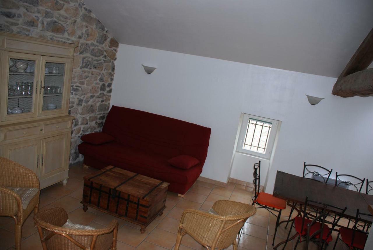 Bed and Breakfast Les Jardins Du Mas Evesque Rousson  Экстерьер фото